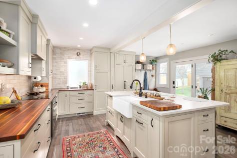 21 Craig Circle Asheville NC 28805