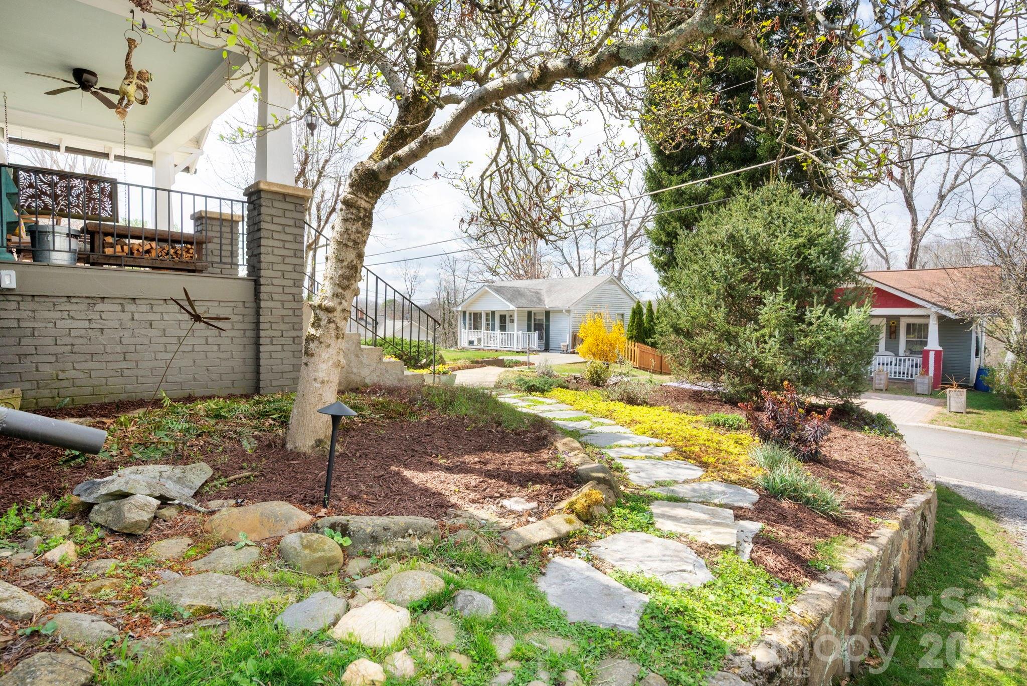 21 Craig Circle Asheville NC 28805