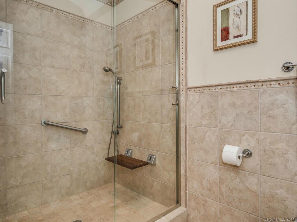 5800 Masters Court Charlotte NC 28226