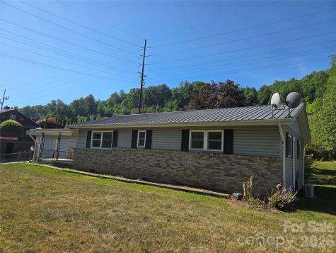 42 East Boulevard Burnsville NC 28714
