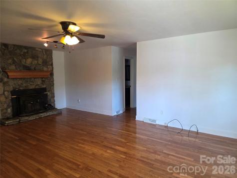 42 East Boulevard Burnsville NC 28714