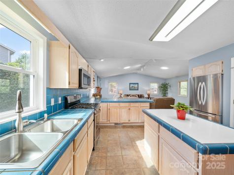 105 Goldfinch Lane Asheville NC 28803