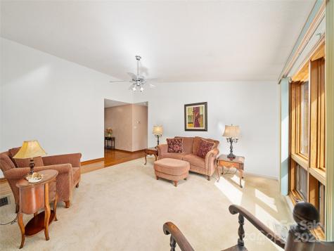 105 Goldfinch Lane Asheville NC 28803