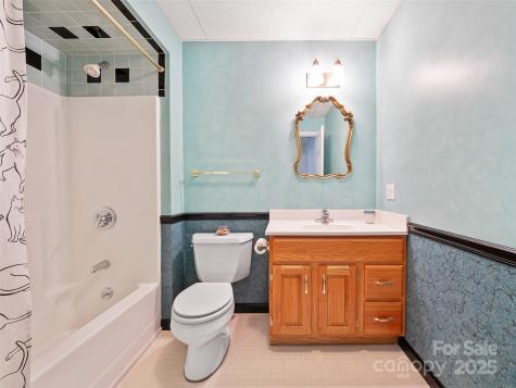 105 Goldfinch Lane Asheville NC 28803