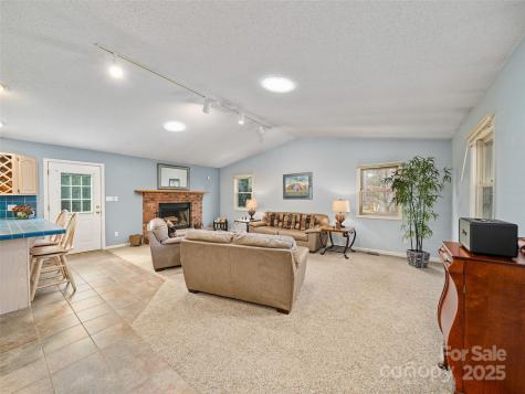 105 Goldfinch Lane Asheville NC 28803