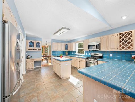 105 Goldfinch Lane Asheville NC 28803