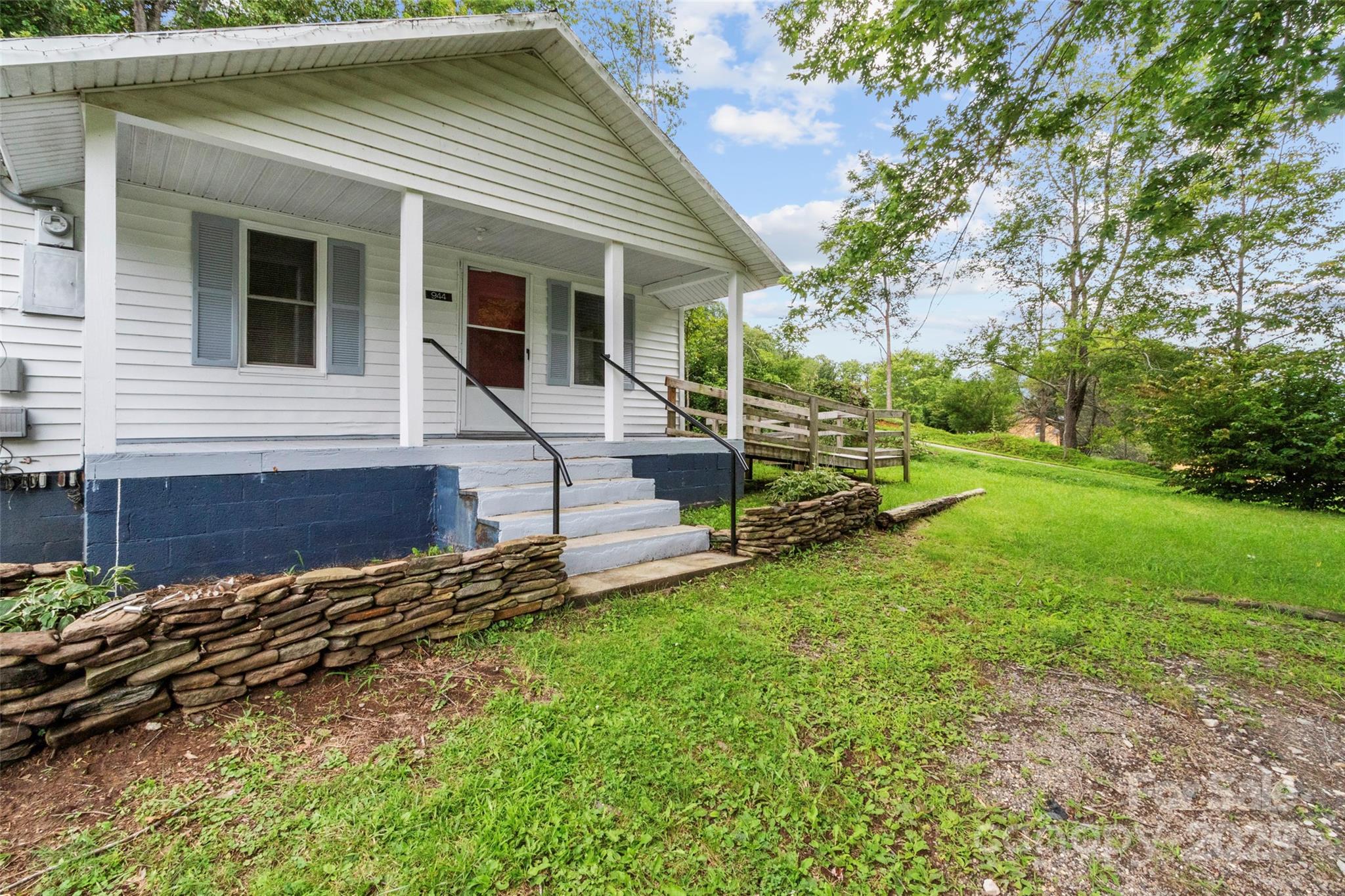 944 Georges Fork Road Burnsville NC 28714