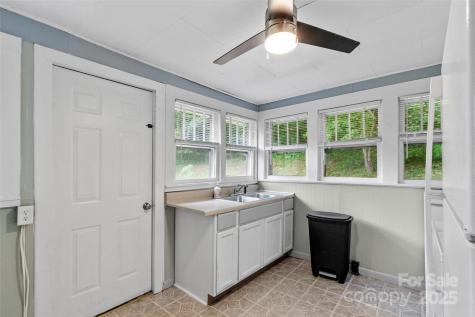 944 Georges Fork Road Burnsville NC 28714