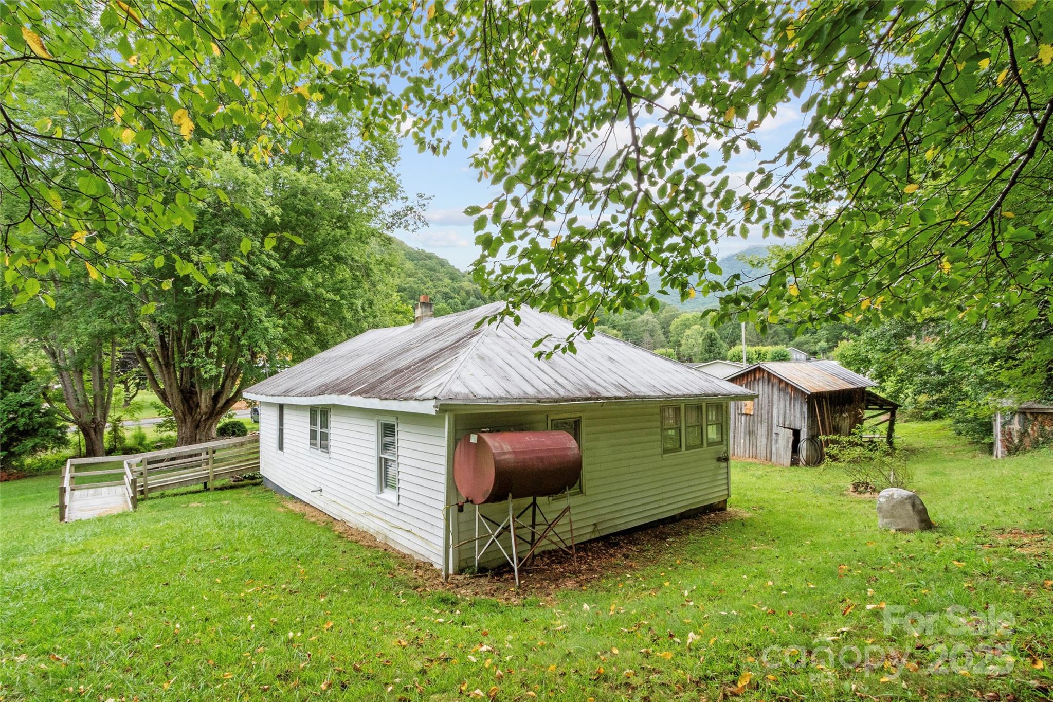 944 Georges Fork Road Burnsville NC 28714