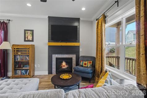 9 Crane Street Asheville NC 28806