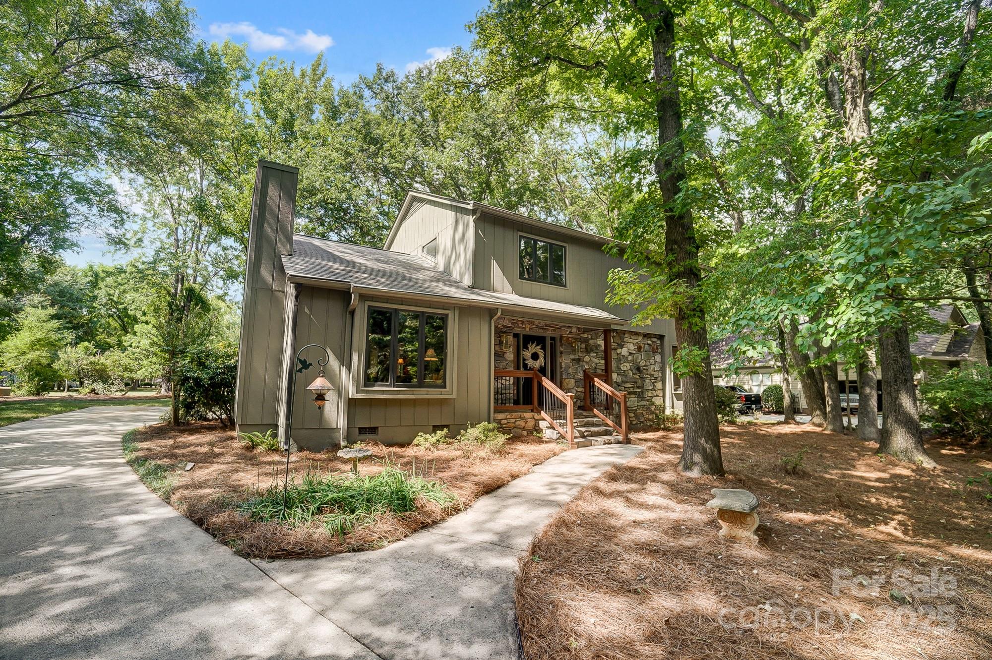 4124 Woodfox Drive Charlotte NC 28277
