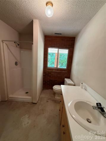 2012 N Deal Avenue Newton NC 28658