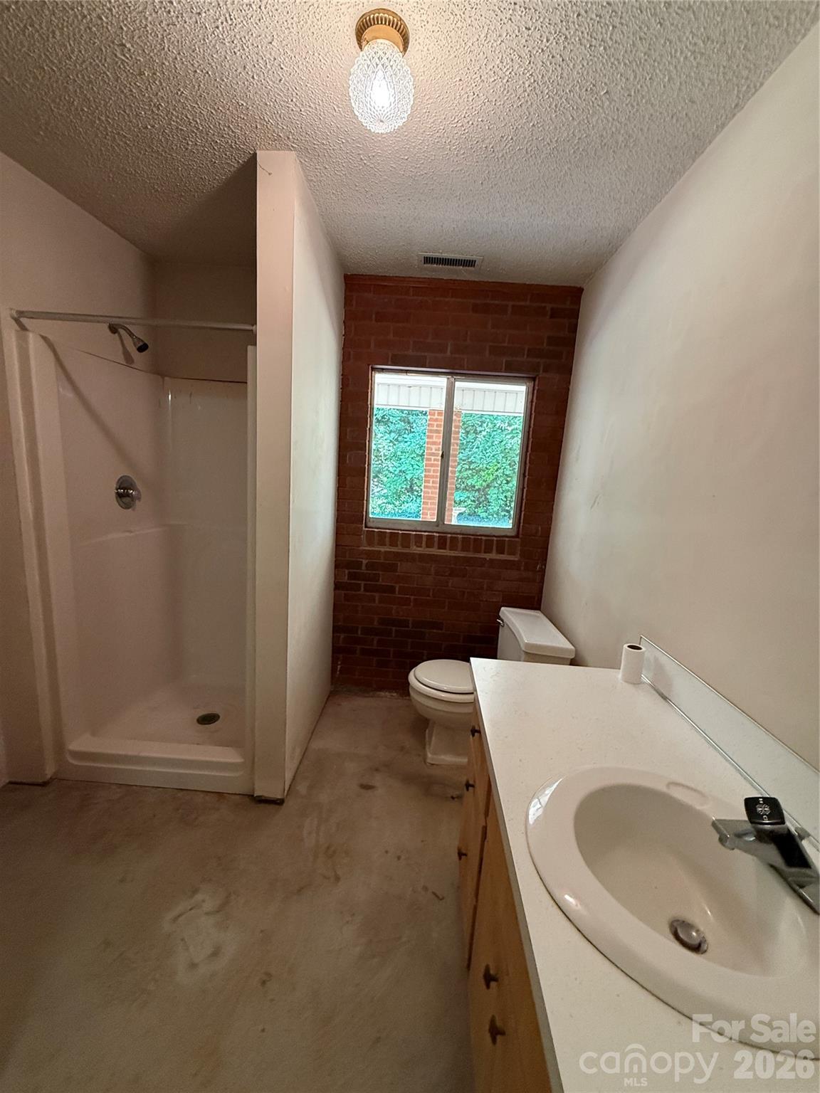 2012 N Deal Avenue Newton NC 28658