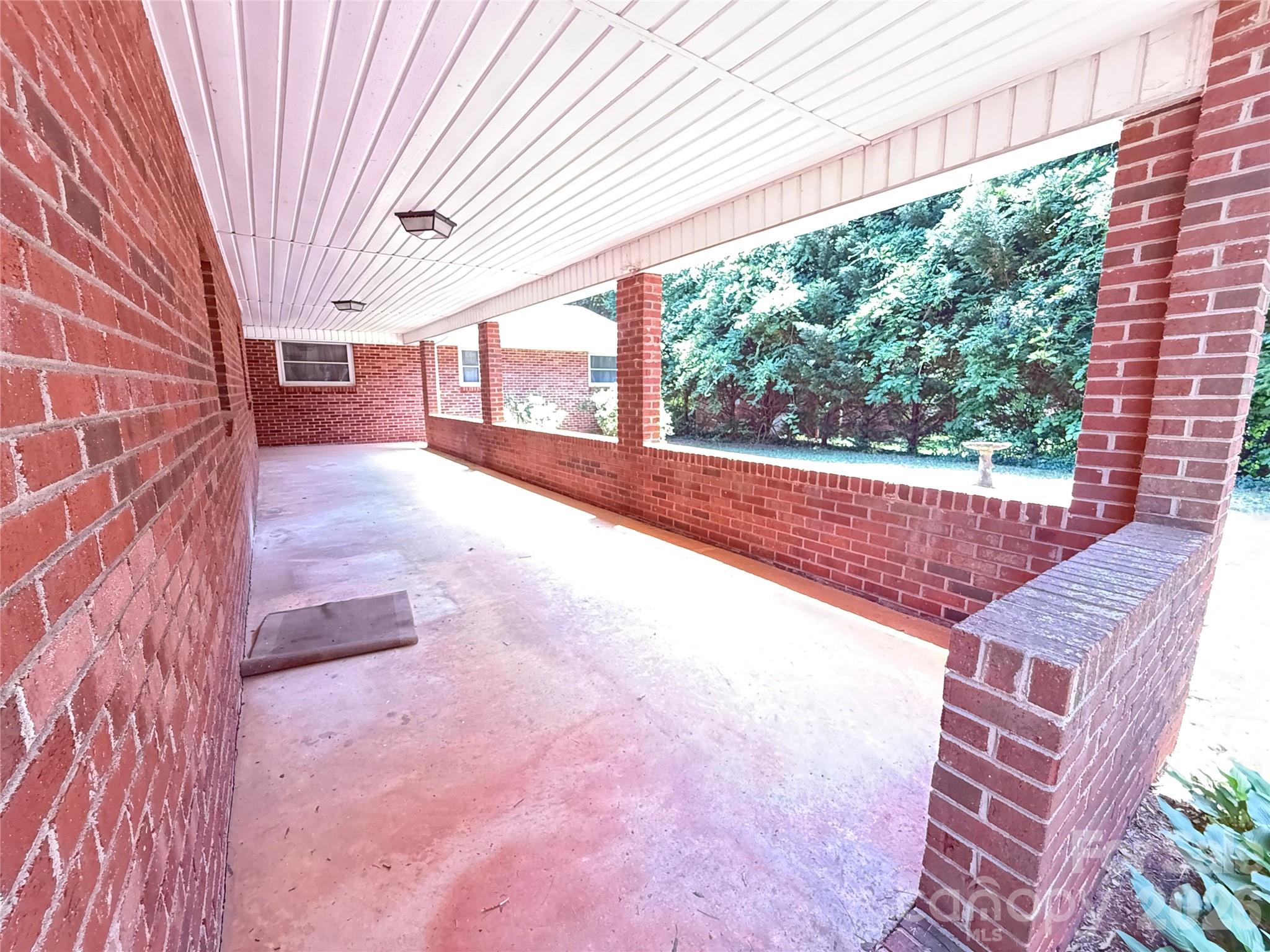 2012 N Deal Avenue Newton NC 28658