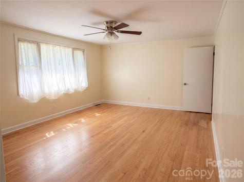 2012 N Deal Avenue Newton NC 28658