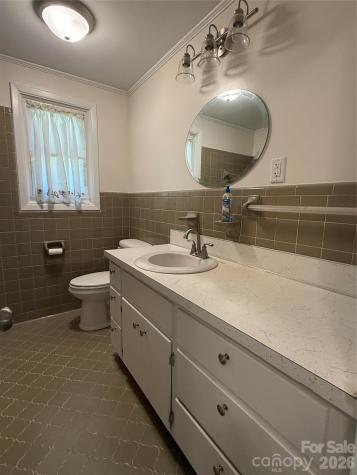 2012 N Deal Avenue Newton NC 28658