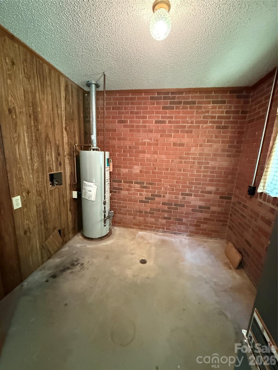 2012 N Deal Avenue Newton NC 28658