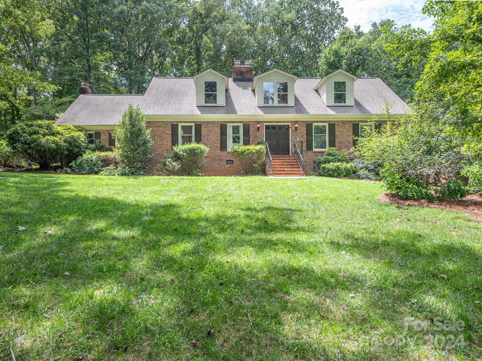 5609 Camelot Drive Charlotte NC 28270