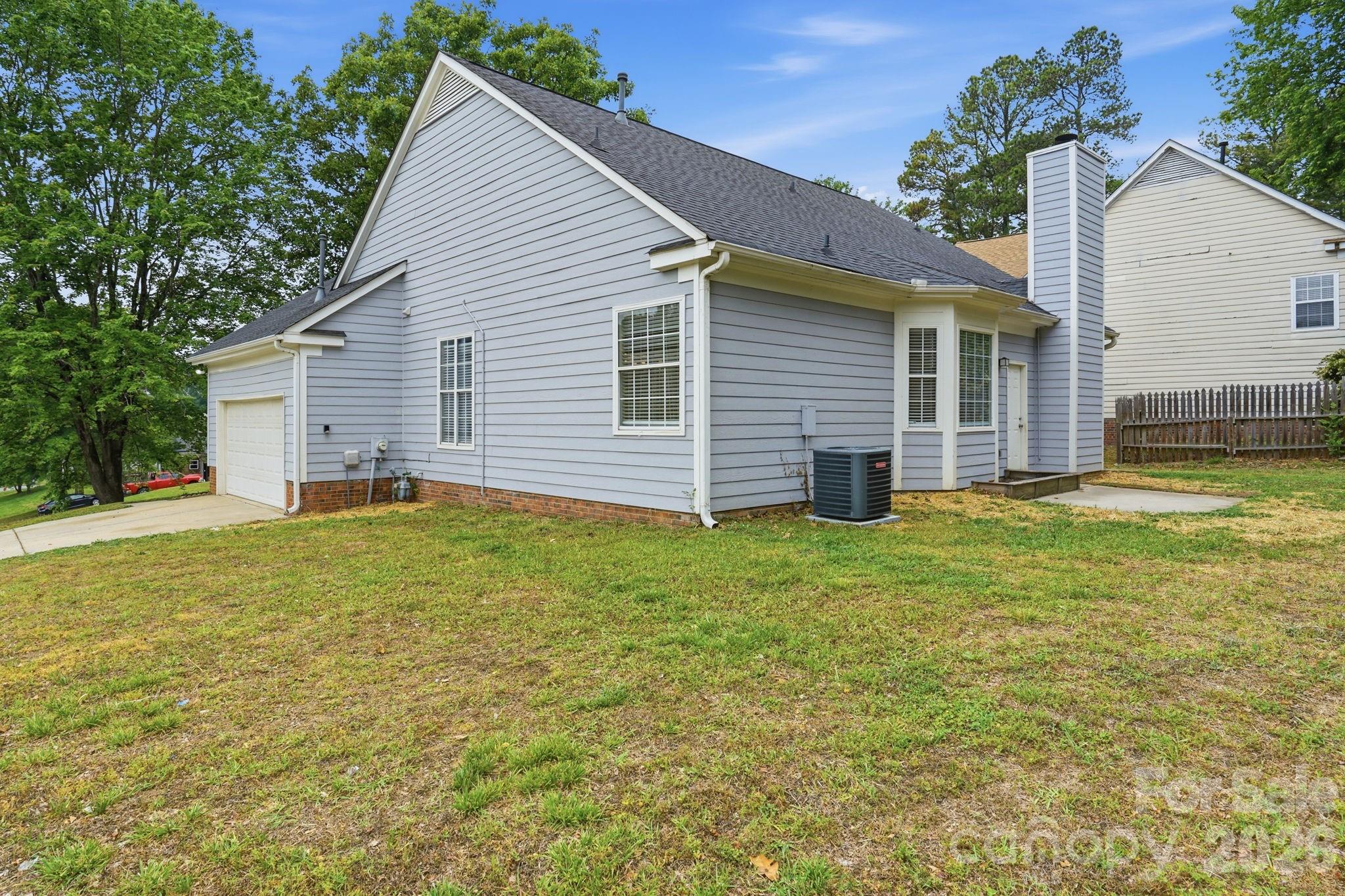 7200 Daerwood Place Charlotte NC 28215