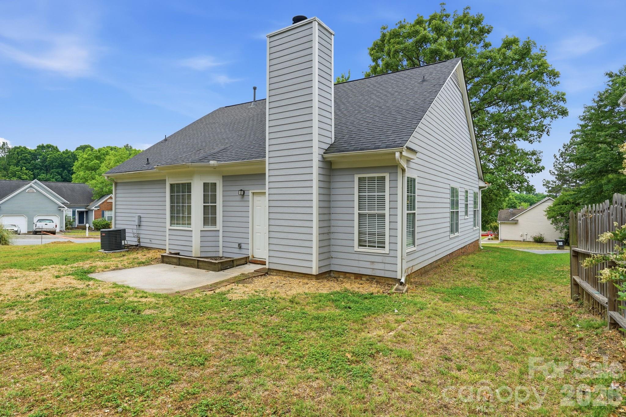 7200 Daerwood Place Charlotte NC 28215