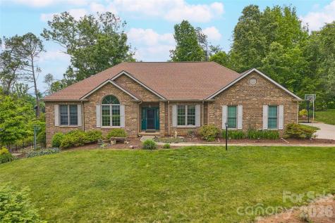 8 Ridgemont Drive Weaverville NC 28787