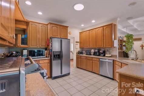 8 Ridgemont Drive Weaverville NC 28787