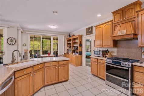 8 Ridgemont Drive Weaverville NC 28787