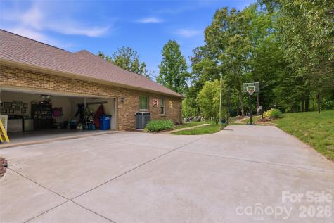 8 Ridgemont Drive Weaverville NC 28787