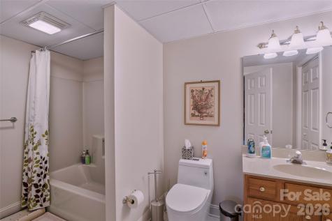 8 Ridgemont Drive Weaverville NC 28787