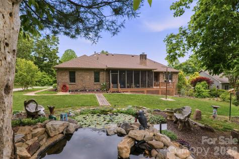 8 Ridgemont Drive Weaverville NC 28787