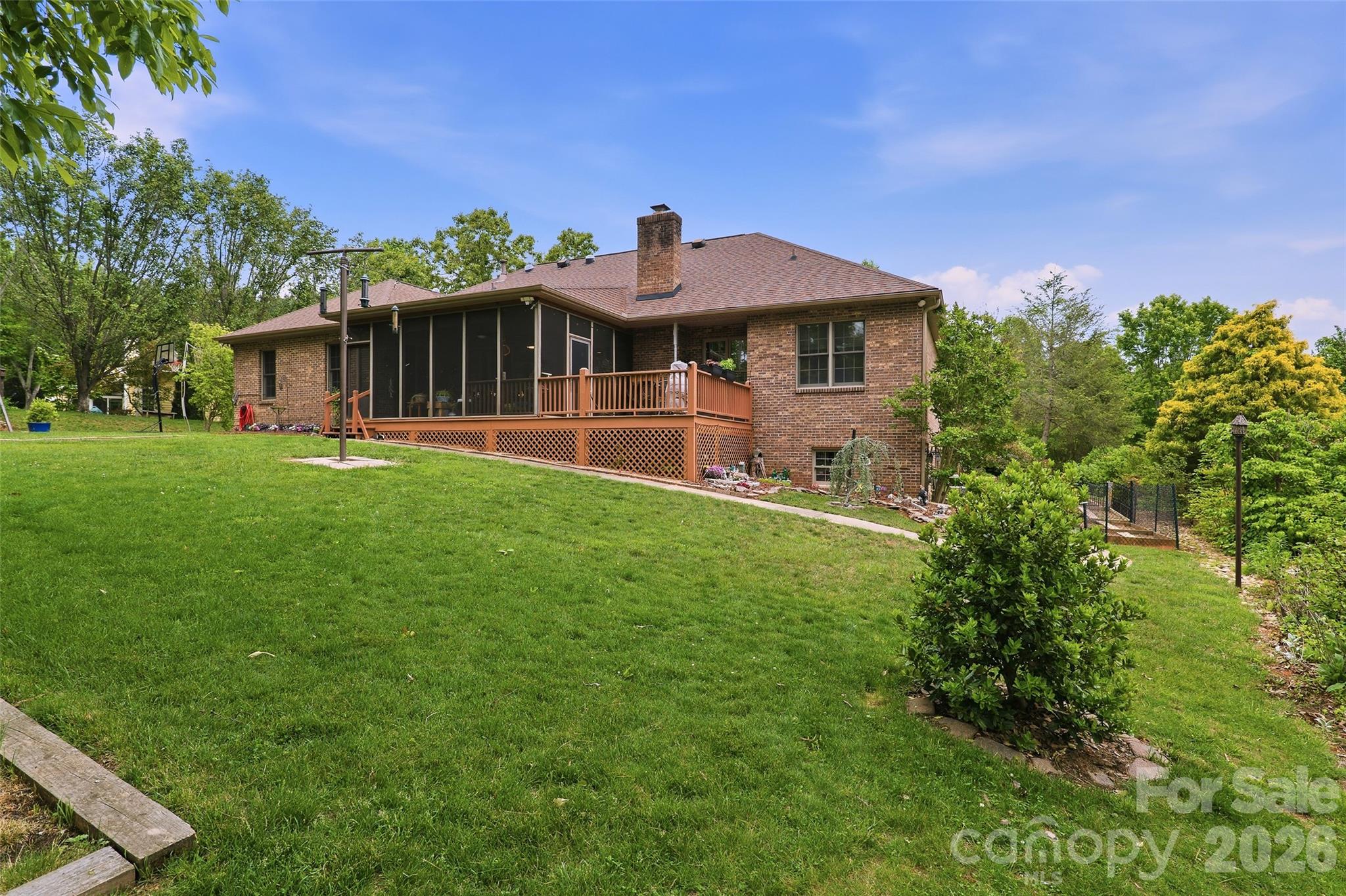 8 Ridgemont Drive Weaverville NC 28787