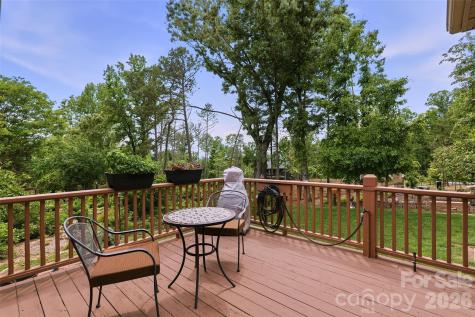8 Ridgemont Drive Weaverville NC 28787