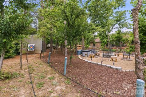 8 Ridgemont Drive Weaverville NC 28787