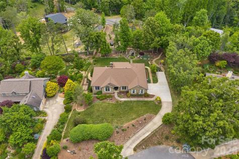 8 Ridgemont Drive Weaverville NC 28787