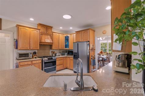 8 Ridgemont Drive Weaverville NC 28787