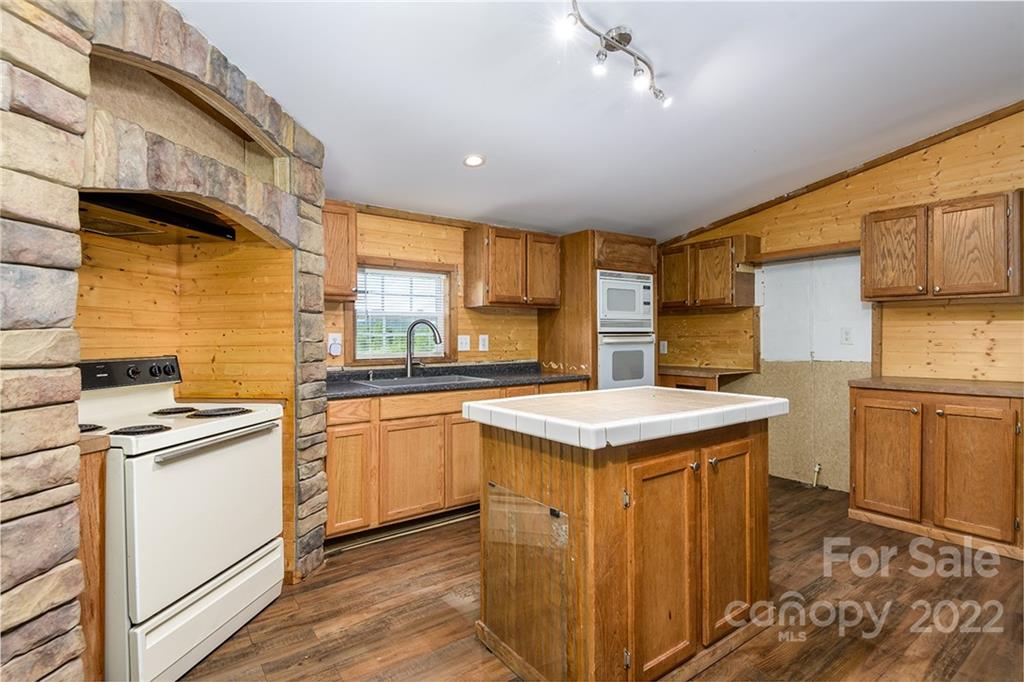 2832 Playmore Beach Road Morganton NC 28655