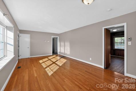 212 N Pine Lake Drive Spartanburg SC 29301