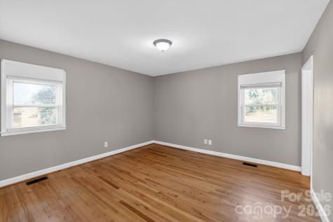 212 N Pine Lake Drive Spartanburg SC 29301