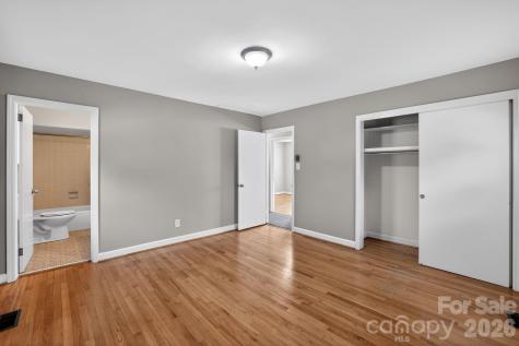 212 N Pine Lake Drive Spartanburg SC 29301