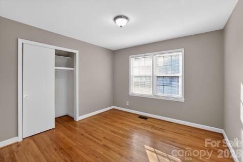 212 N Pine Lake Drive Spartanburg SC 29301