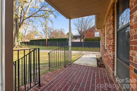 212 N Pine Lake Drive Spartanburg SC 29301