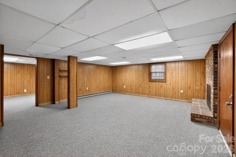 212 N Pine Lake Drive Spartanburg SC 29301
