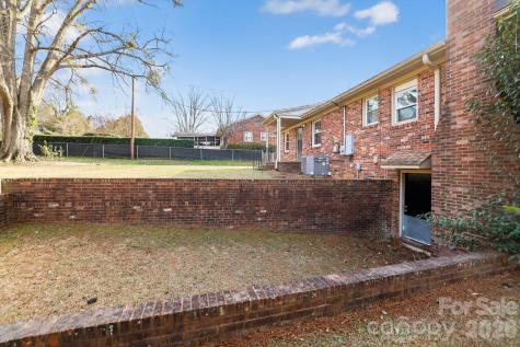 212 N Pine Lake Drive Spartanburg SC 29301