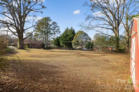 212 N Pine Lake Drive Spartanburg SC 29301