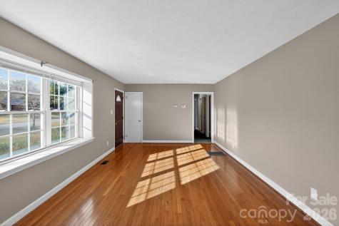 212 N Pine Lake Drive Spartanburg SC 29301