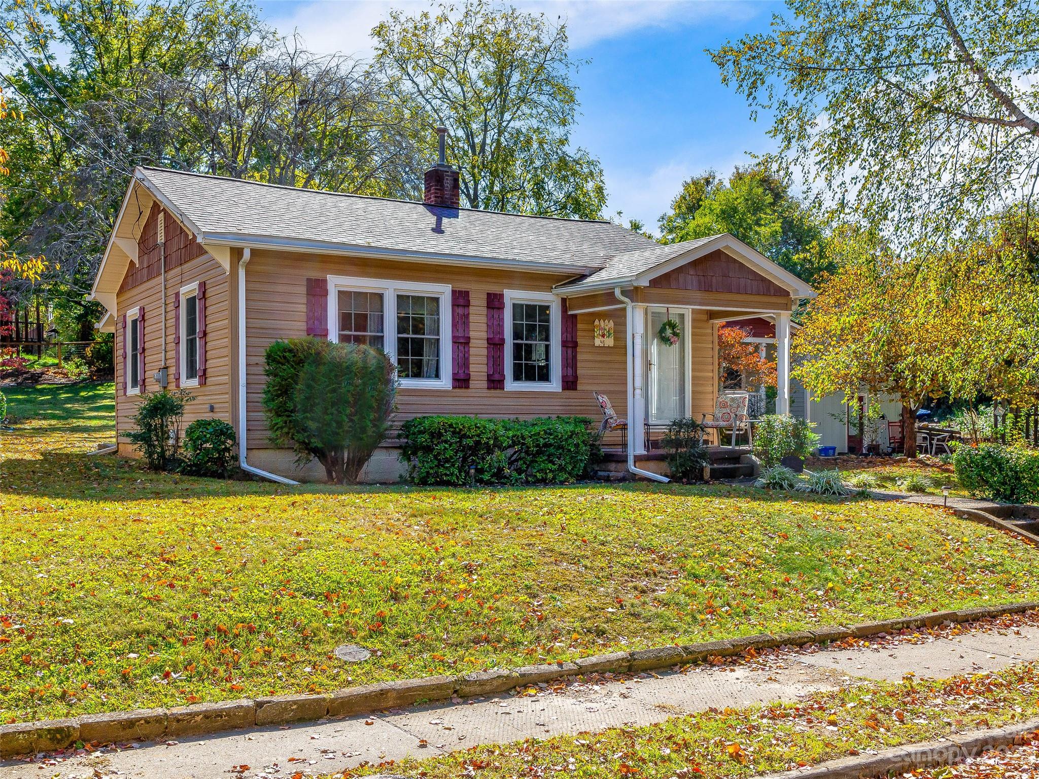 48 Maple Crescent Street Asheville NC 28806