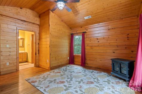 266 Rhododendron Drive Saluda NC 28773