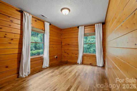 266 Rhododendron Drive Saluda NC 28773