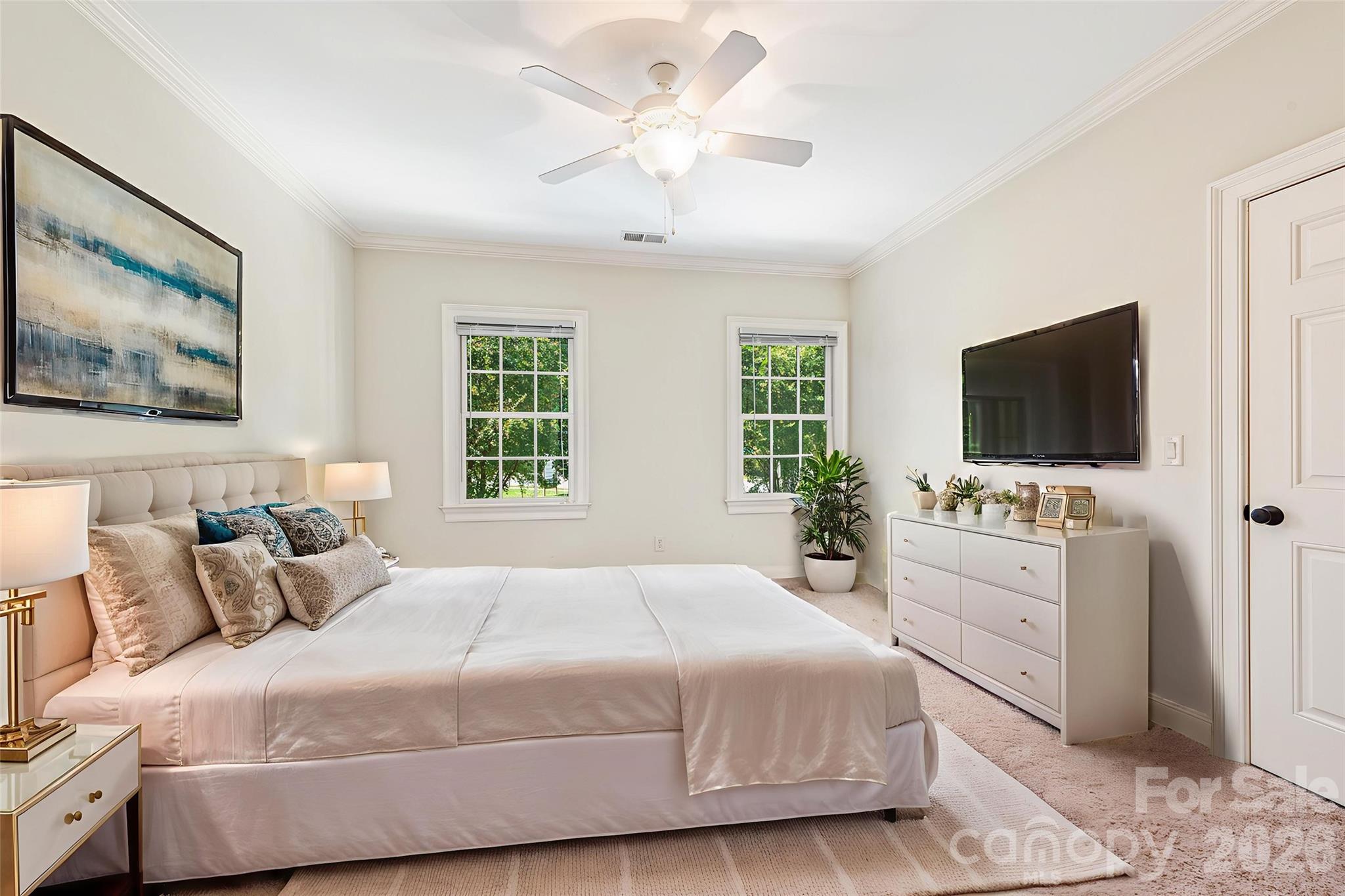 946 Laurel Creek Lane Charlotte NC 28211