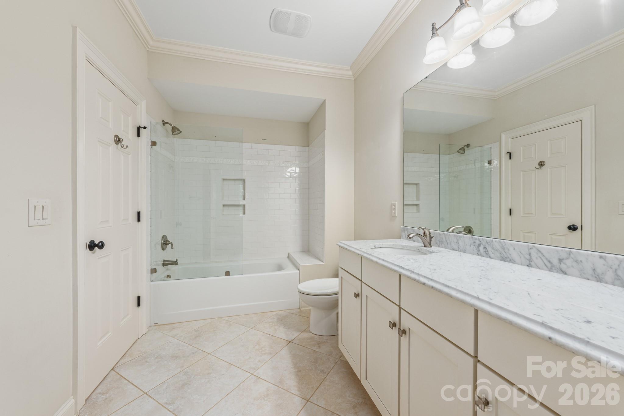 946 Laurel Creek Lane Charlotte NC 28211